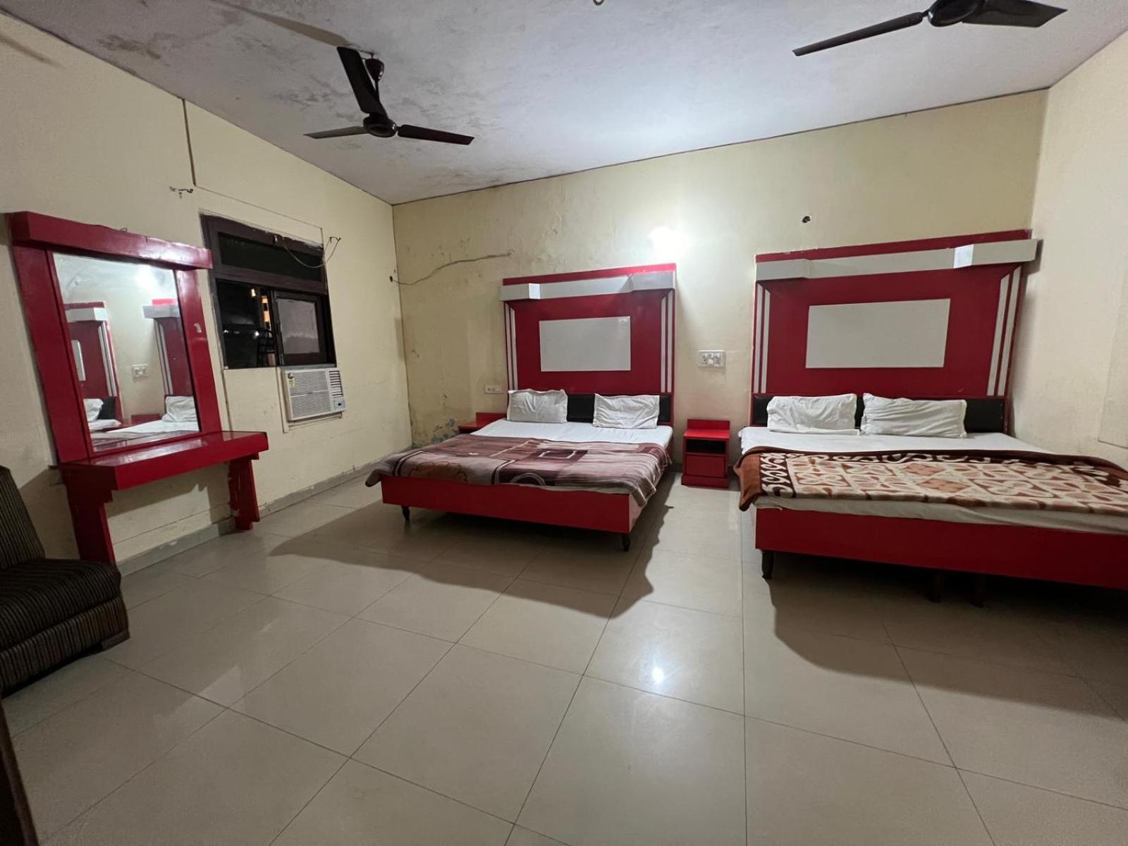 Hotel Skylark Amritsar Ngoại thất bức ảnh